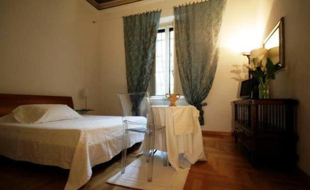 B&B Emily'S Rooms Φλωρεντία Εξωτερικό φωτογραφία
